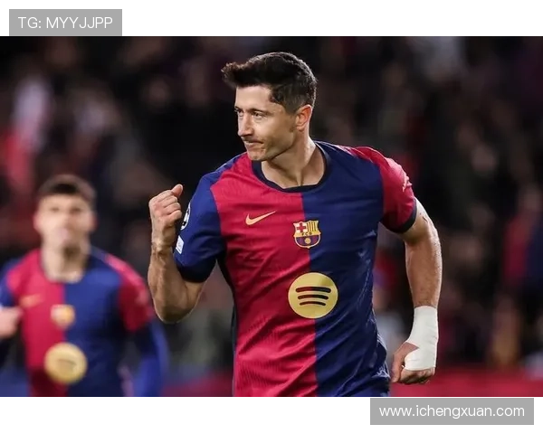 埃兰加谈莱万:比赛需全情投入 埃兰加谈莱万:比赛需全情投入